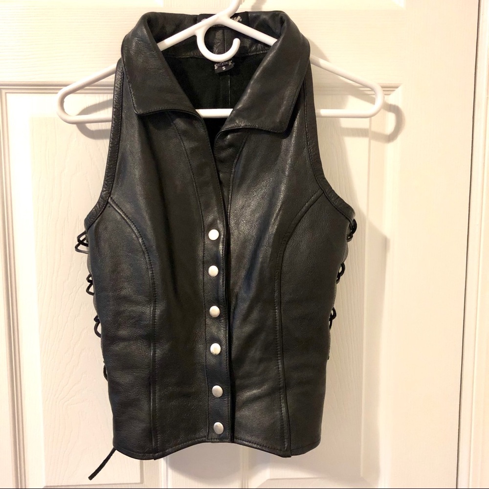 Amazing fitted leather halter top by Bat Attack 🦇